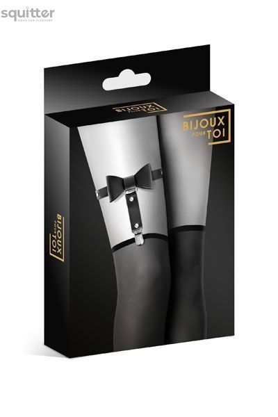 Гартер на ногу Bijoux Pour Toi - WITH BOW Black, сексуальна підв'язка з бантиком, екошкіра SO2220 - онлайн-сексшоп Сквітер