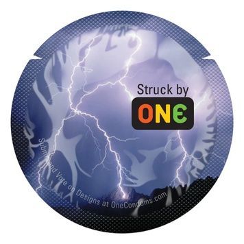 Презерватив ONE Color Sensations Struck by ONE, 1 шт, лавандово-бузковий, гладенький, зі змазкою SX0769 - онлайн-сексшоп Сквітер